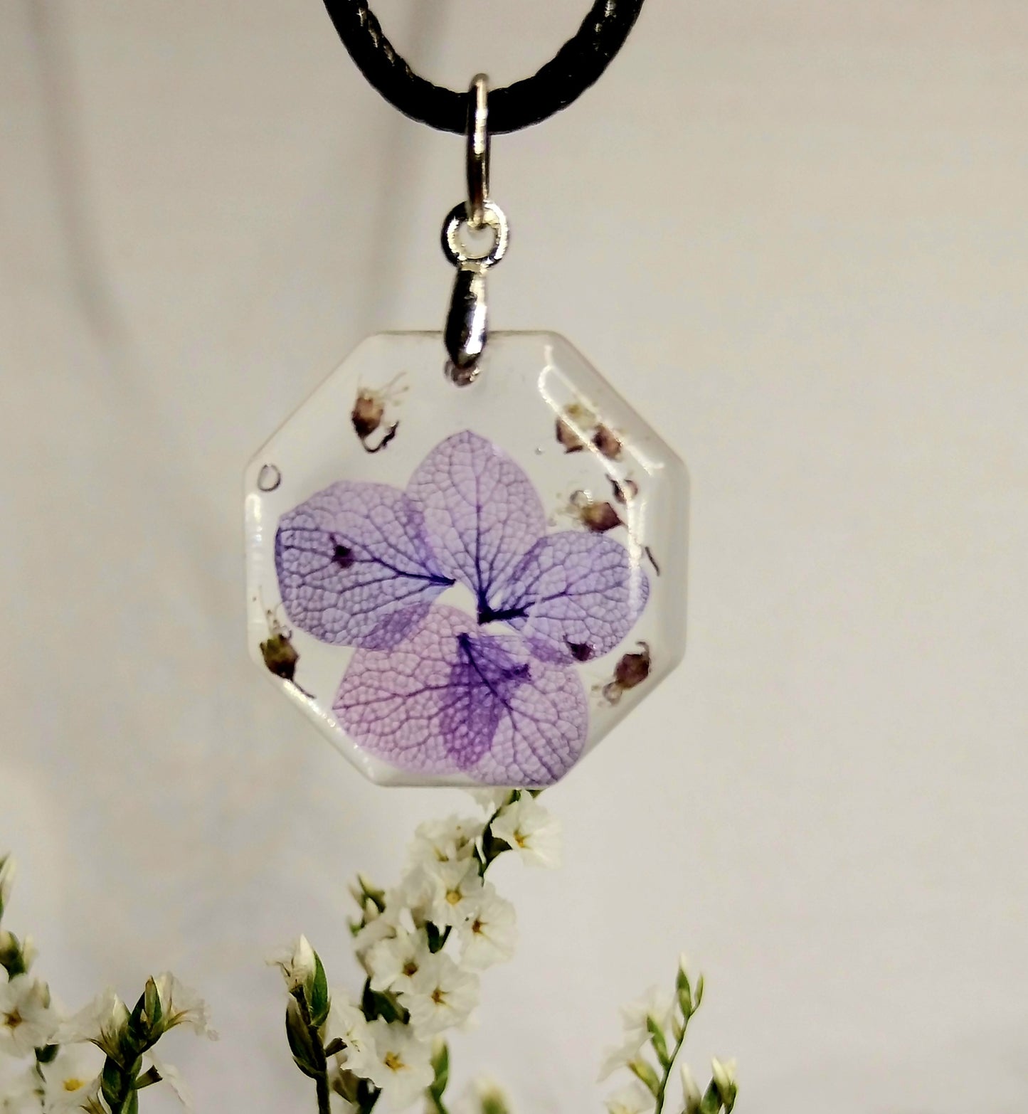 Hortenzija s poljskim cvetjem