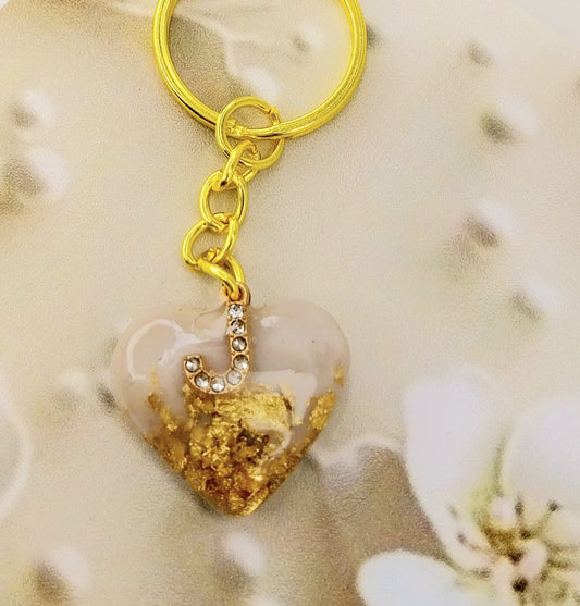 Srce s črko in kristalčki