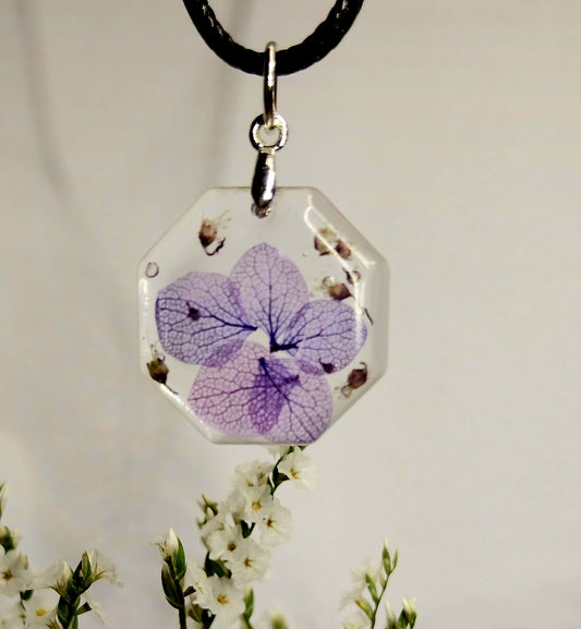 Hortenzija s poljskim cvetjem