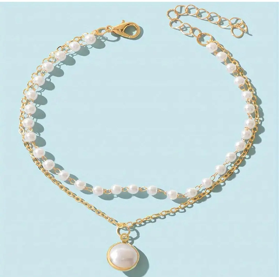 NAGLEŽNICA IZ UMETNIH BISEROV