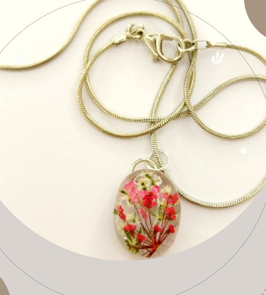 Verižica s cvetovi divjega korenja