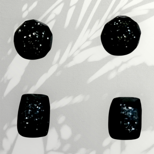 Komplet vtičnih uhanov