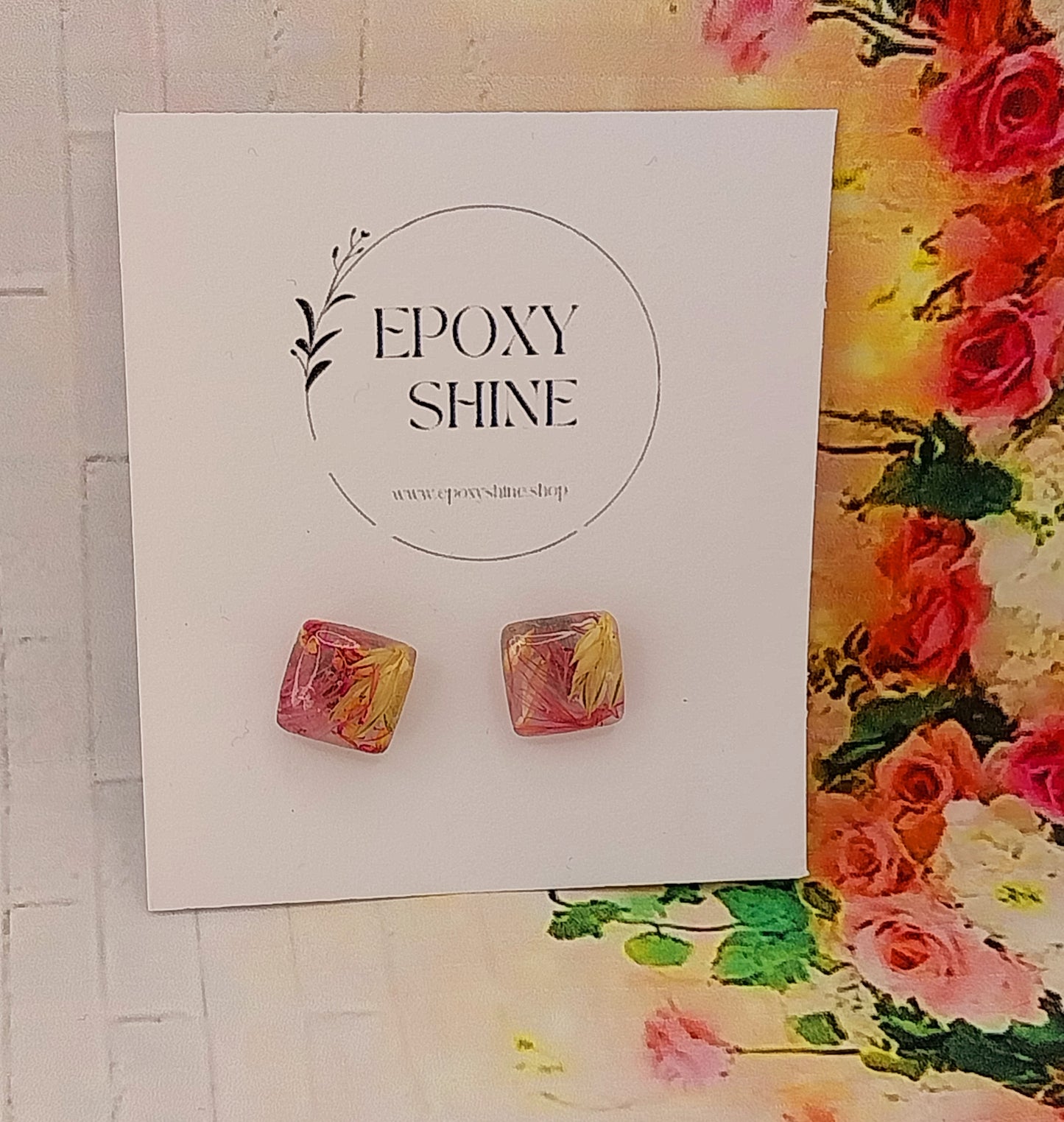 Mini epoksi vtični uhani